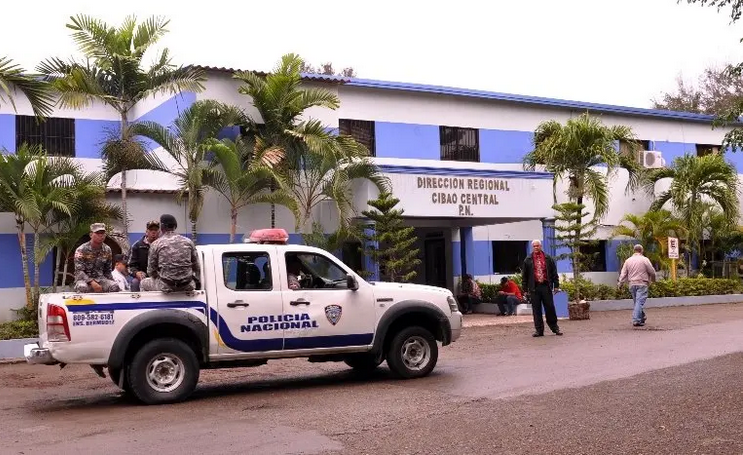 Mujer mata de un botellazo pareja en Moca